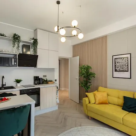 Wonderful 1br By Dambovita River: Old Town Bliss