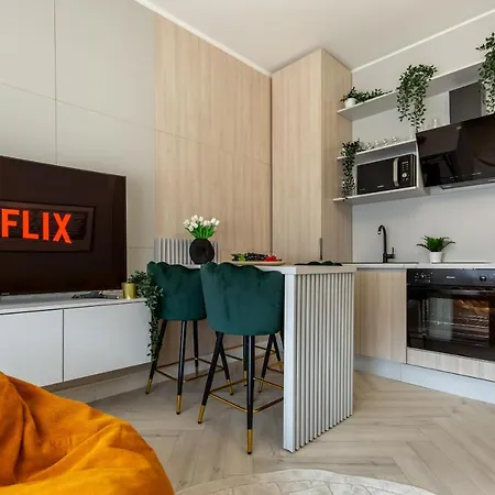 Wonderful 1br By Dambovita River: Old Town Bliss בוקרשט