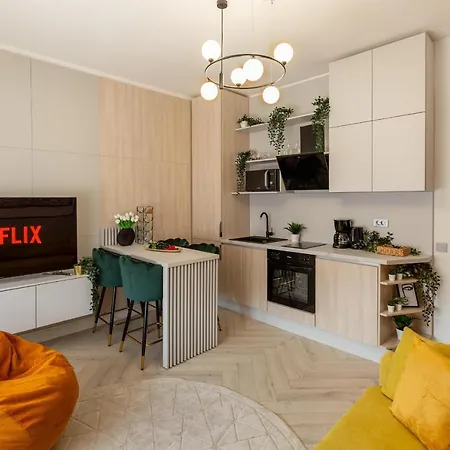Wonderful 1br By Dambovita River: Old Town Bliss בוקרשט